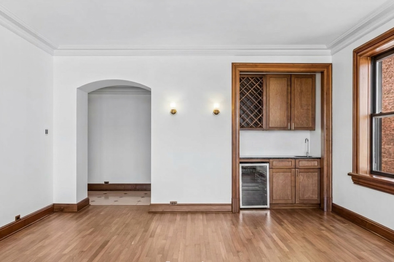 2912 N Commonwealth Avenue 7d Property Photo 8