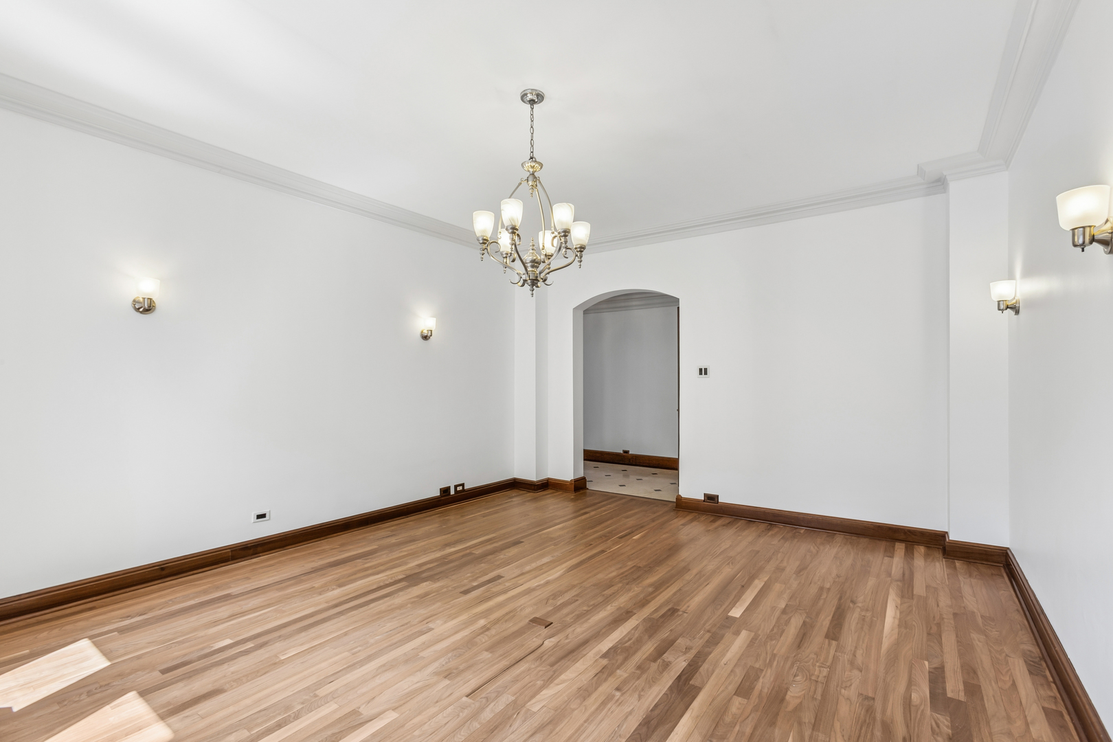 2912 N Commonwealth Avenue 7d Property Photo 17