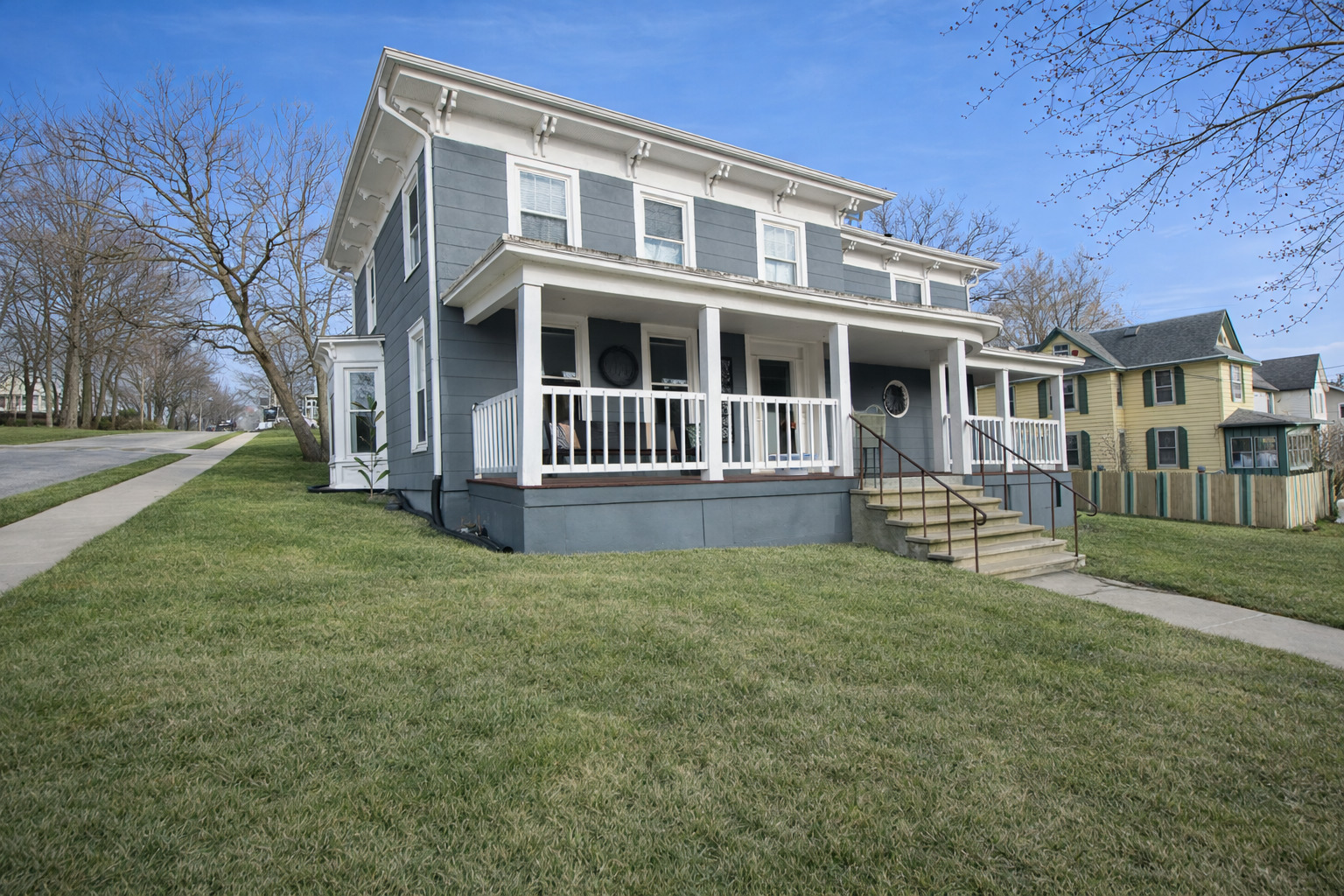 402 S Ottawa Avenue Property Photo 1