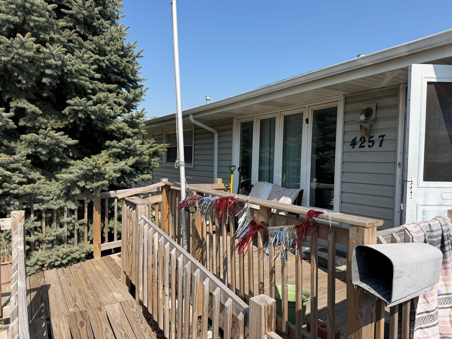 4257 Southwest Highway Property Photo 1