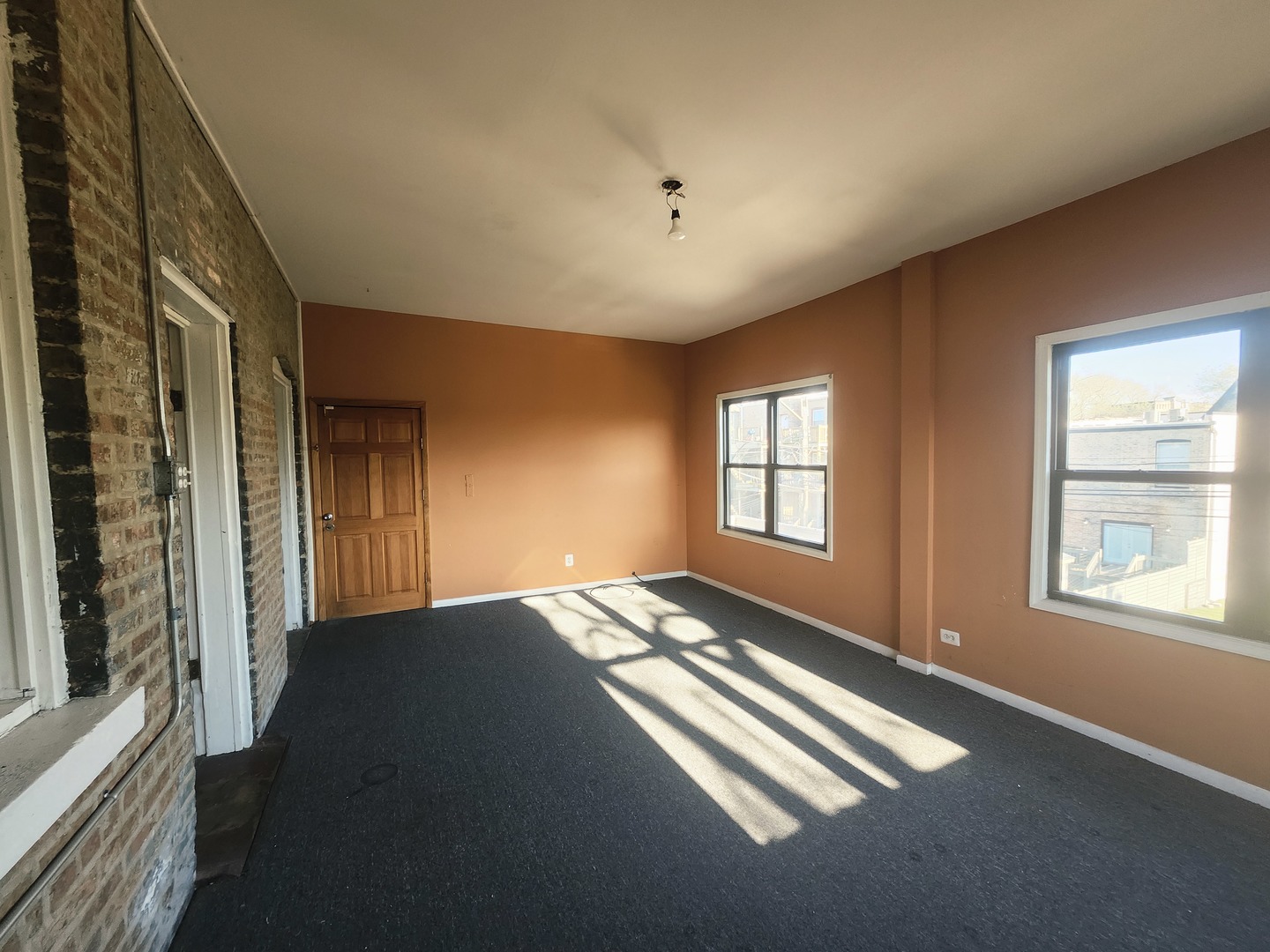 419 E 46th Street Property Photo 10