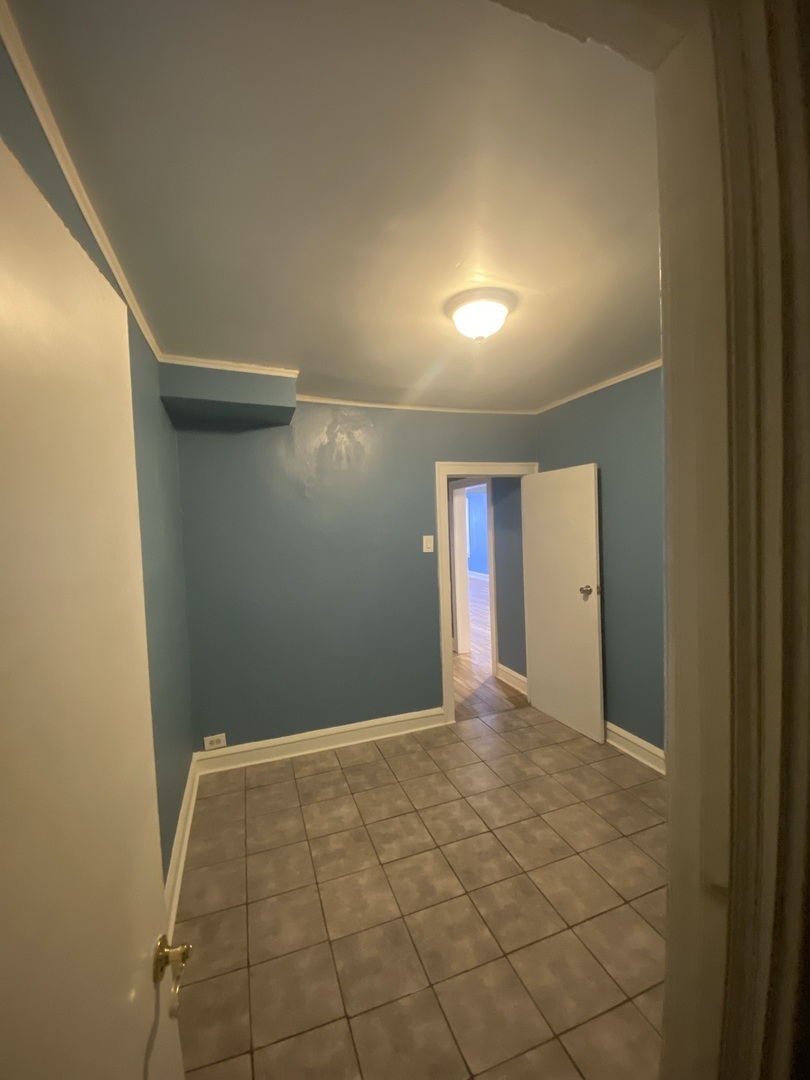 2053 W 70th Street Property Photo 7