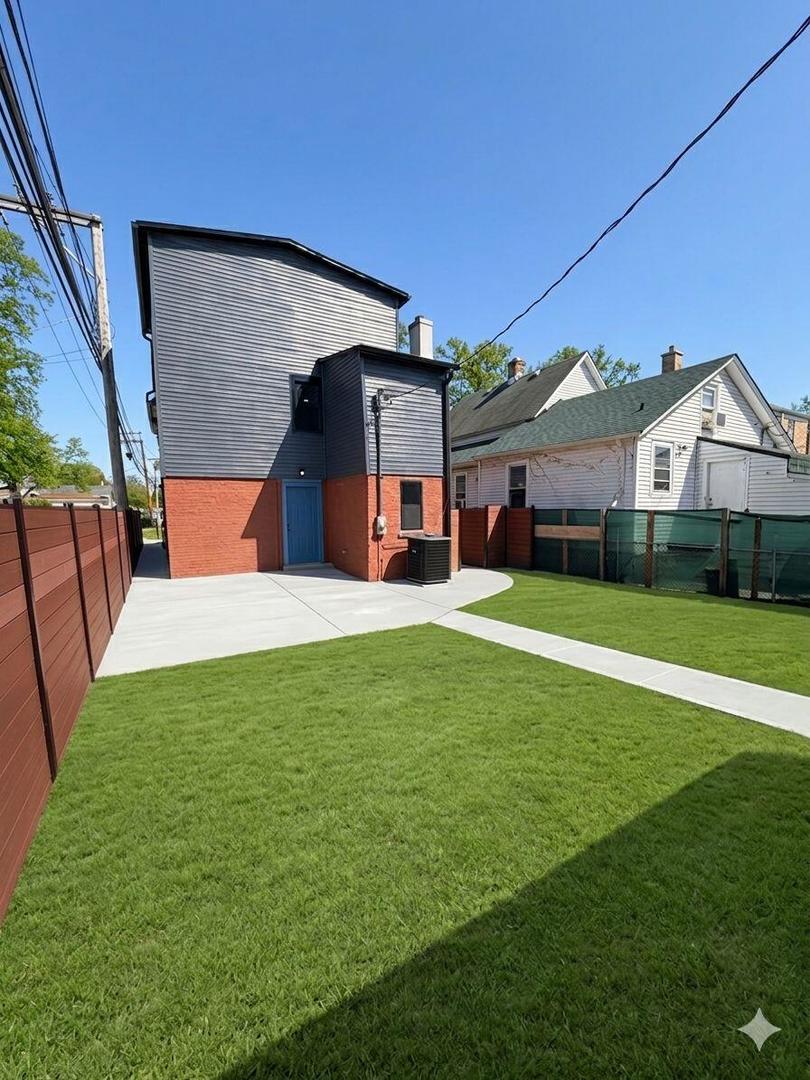1836 Hartrey Avenue Property Photo 3