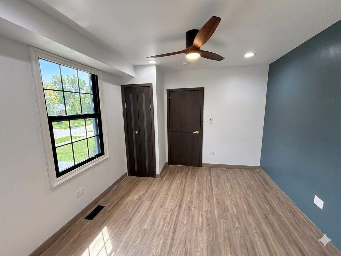 1836 Hartrey Avenue Property Photo 17