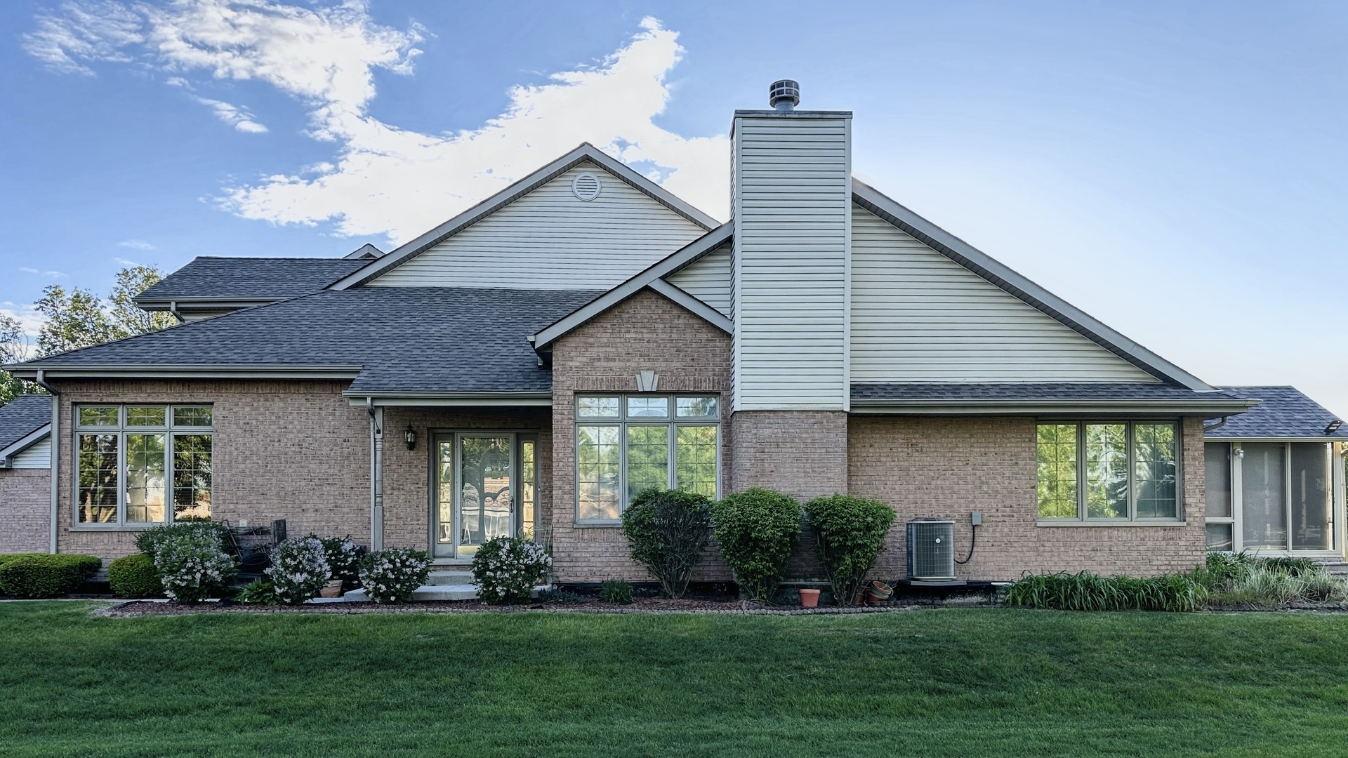6620 S Pond View Drive Property Photo 1