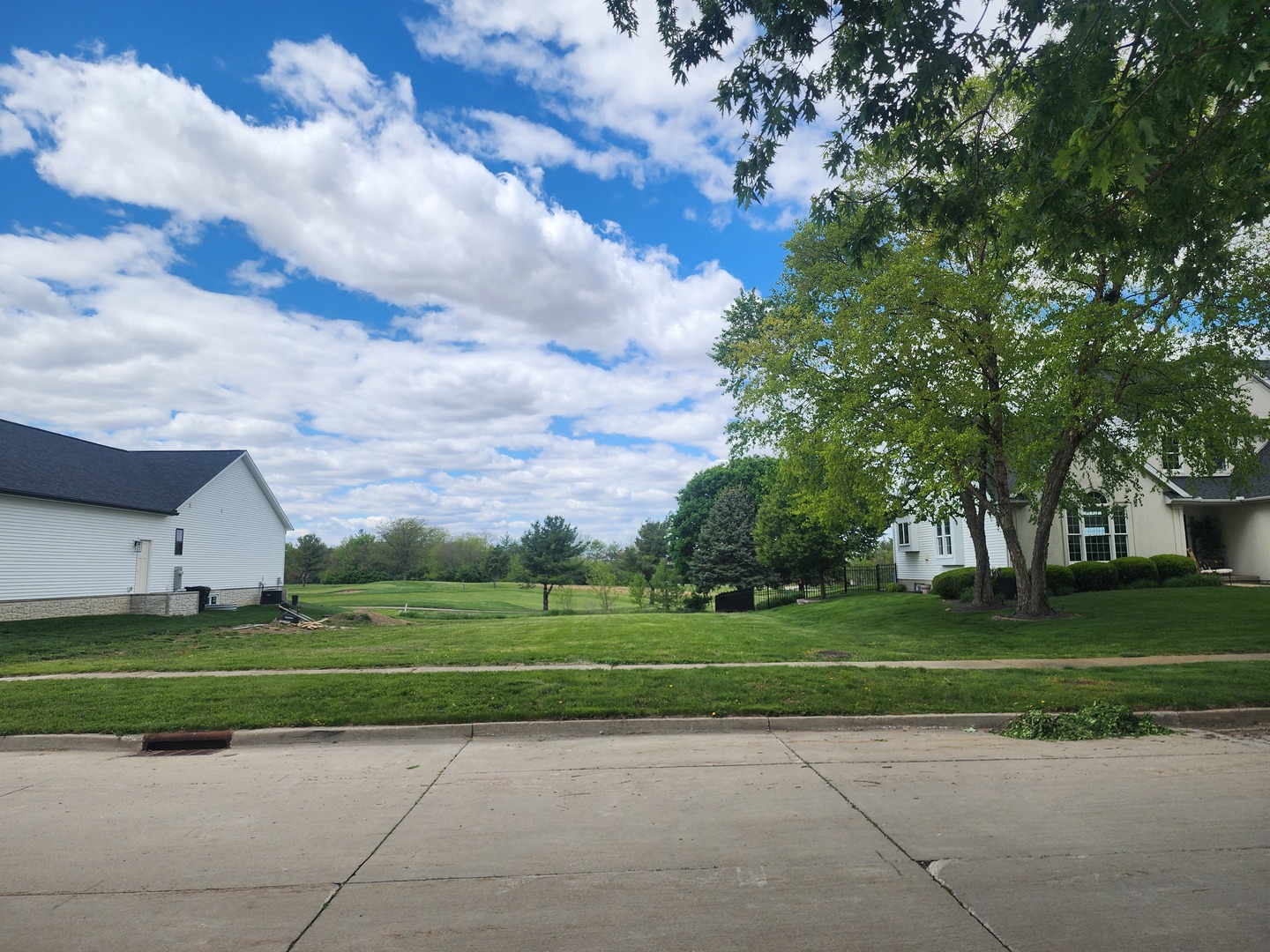 61 Pebblebrook Court Property Photo 2