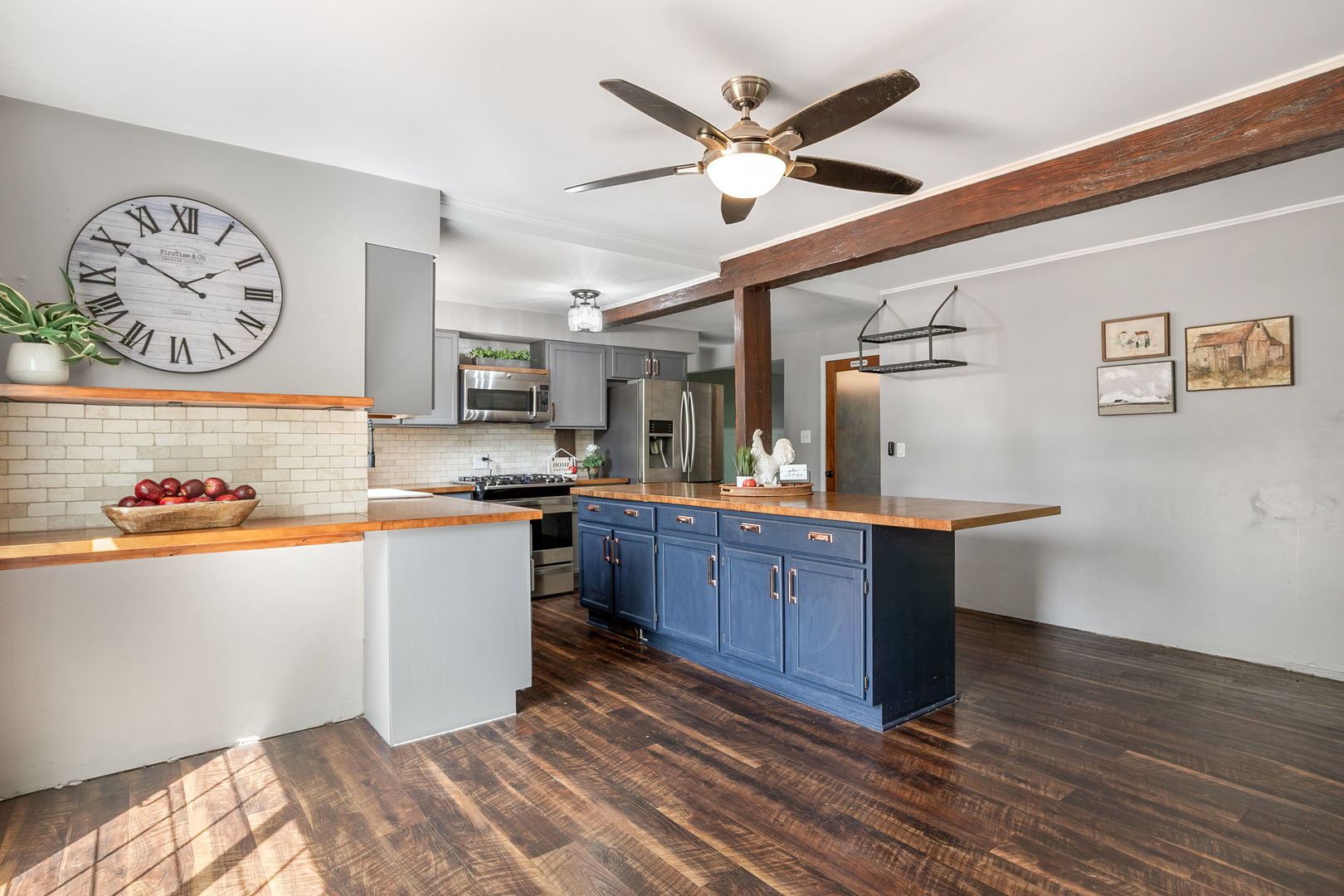 22133 W North Avenue Property Photo 15