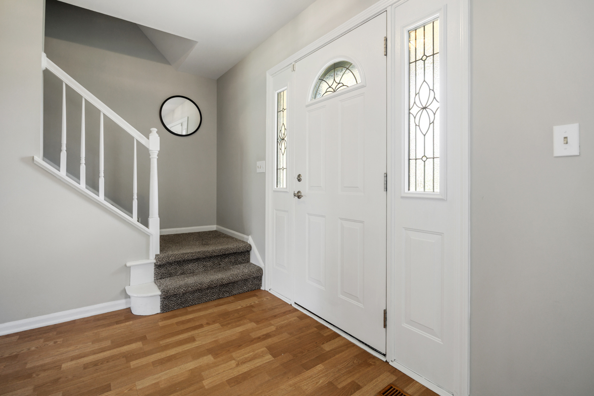 992 Mcphee Drive Property Photo 3