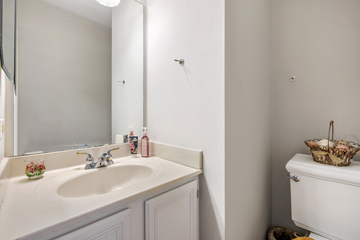 992 Mcphee Drive Property Photo 14