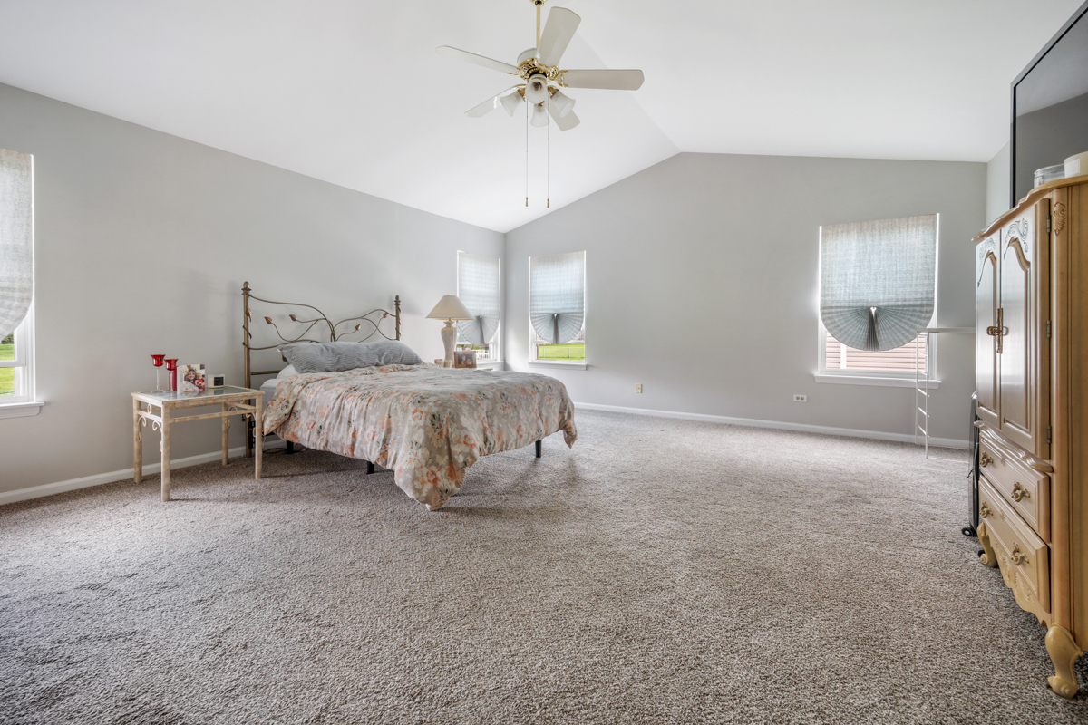 992 Mcphee Drive Property Photo 16