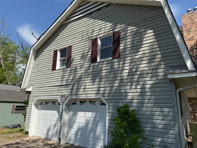 2900 W Kent Drive Property Photo 2