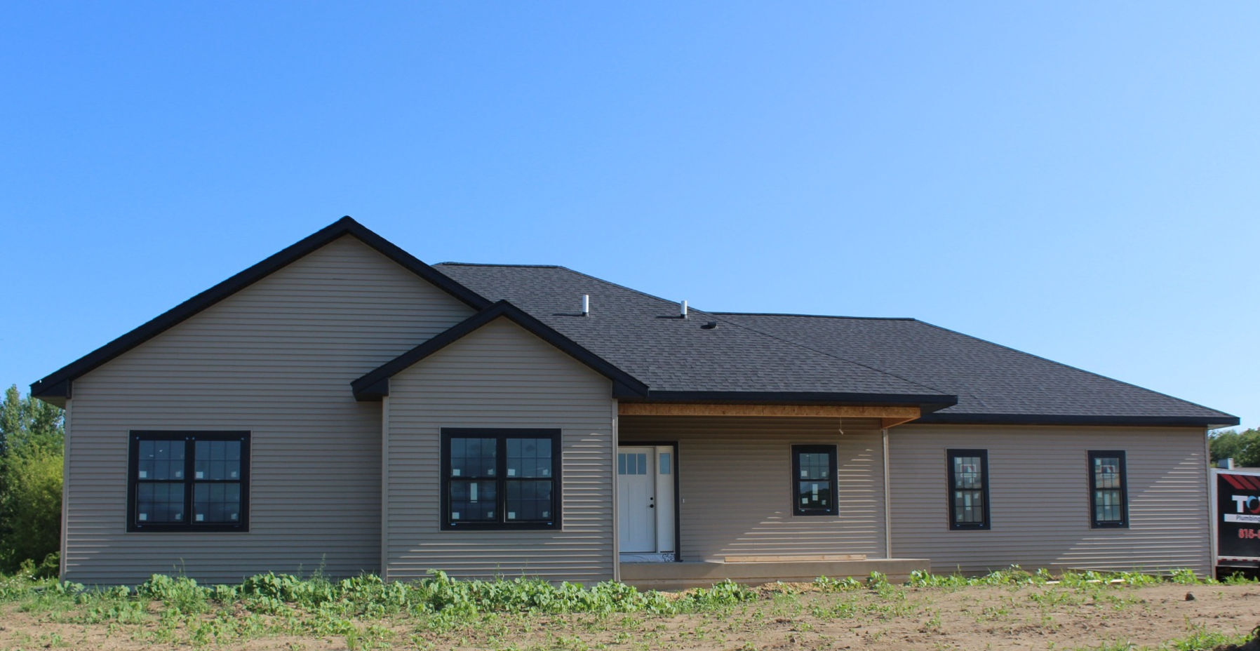 554 Creekside Circle Property Photo 1