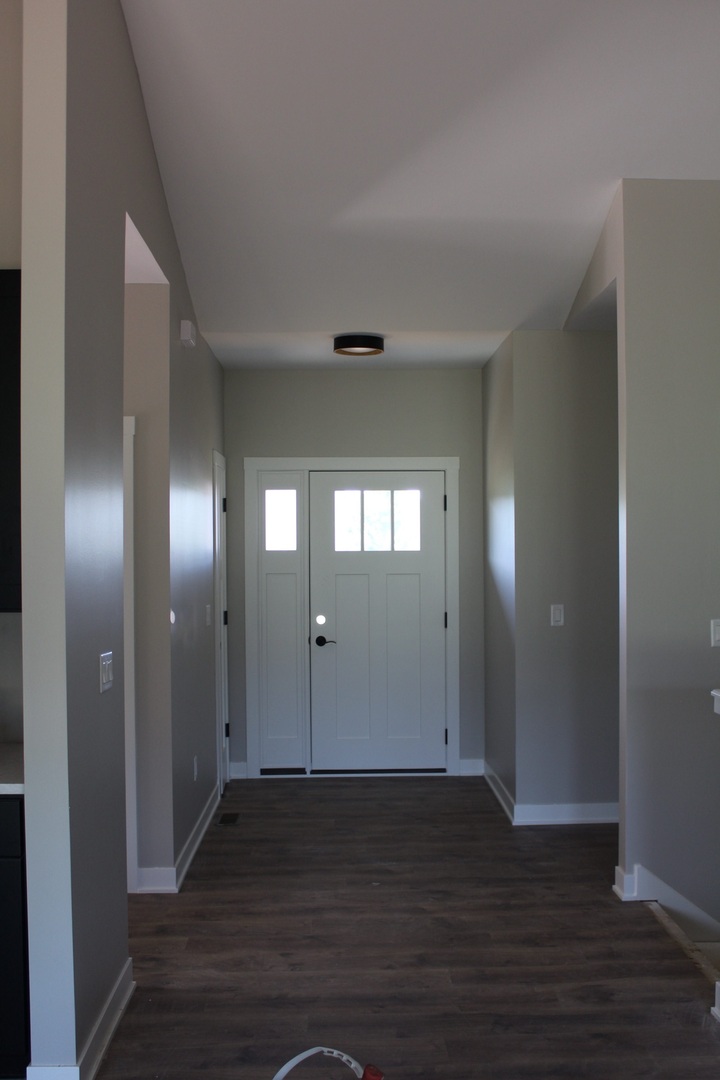 554 Creekside Circle Property Photo 2