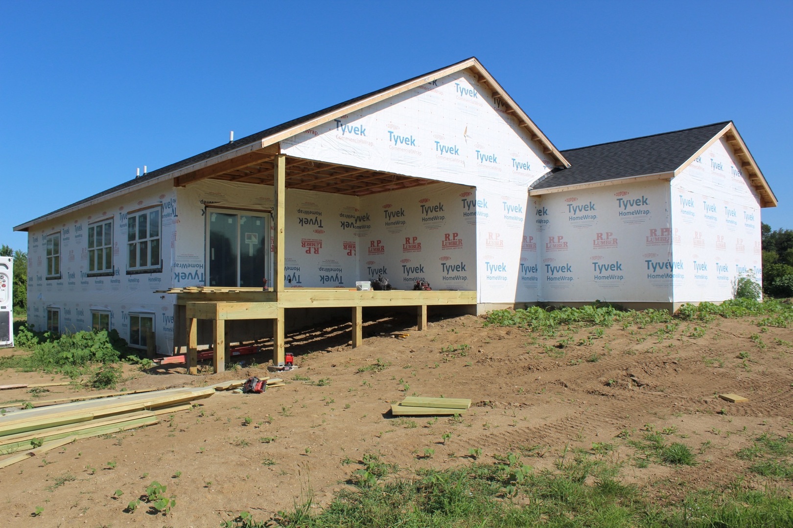 514 Creekside Circle Property Photo 2