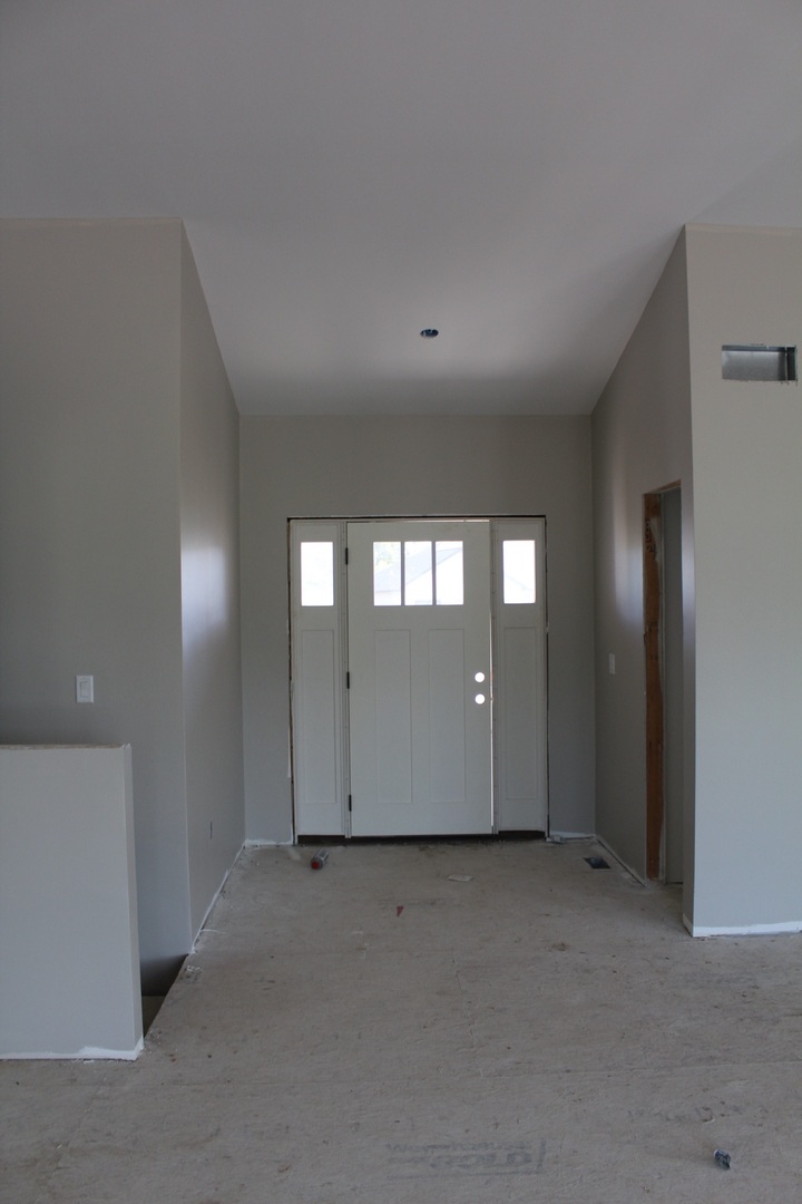 514 Creekside Circle Property Photo 3