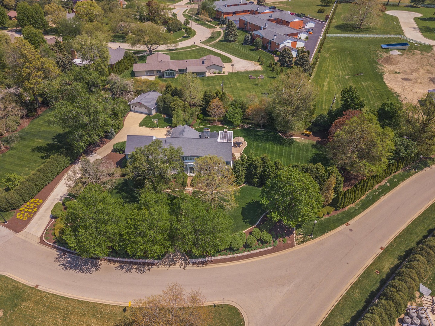 27 Country Club Place Property Photo 10