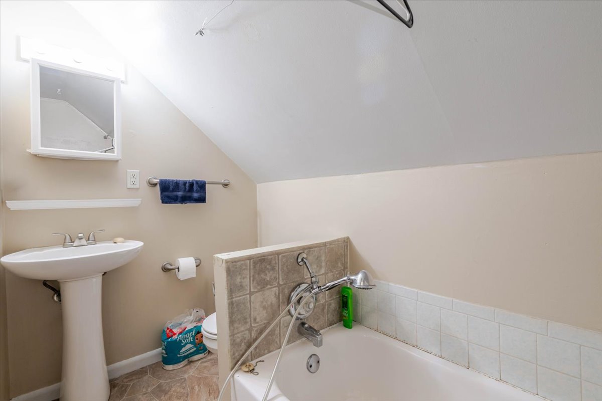 605 E Empire Street Property Photo 17
