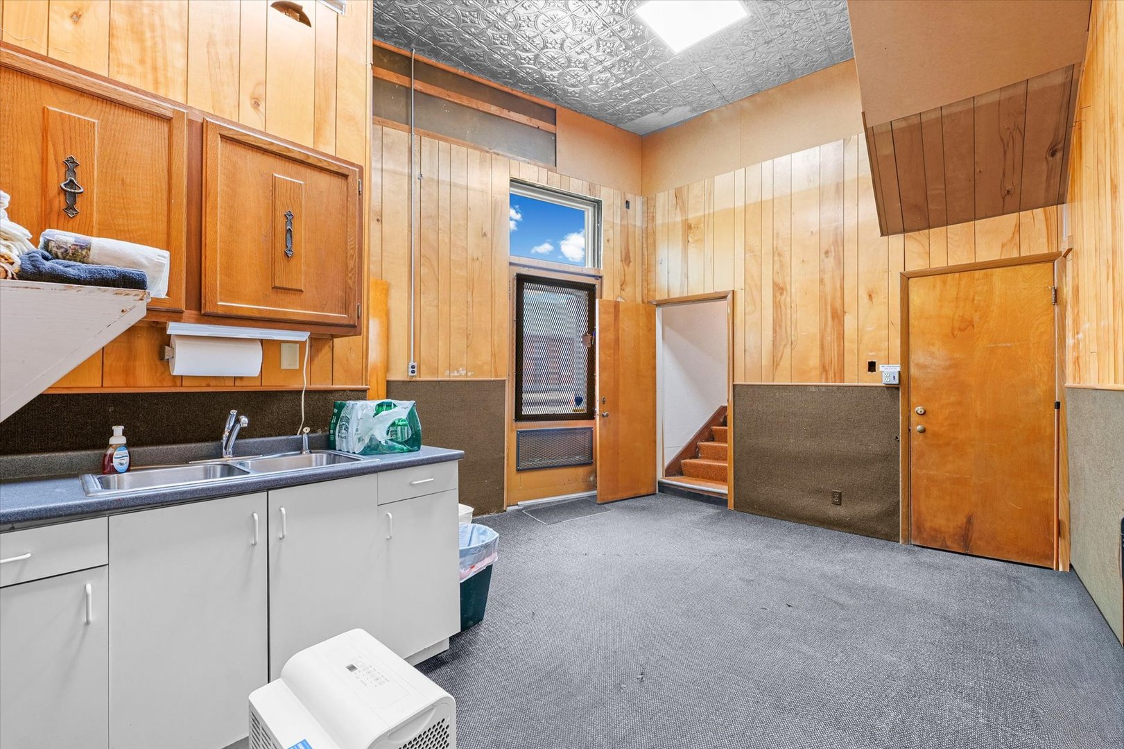 101 E Sangamon Avenue Property Photo 17