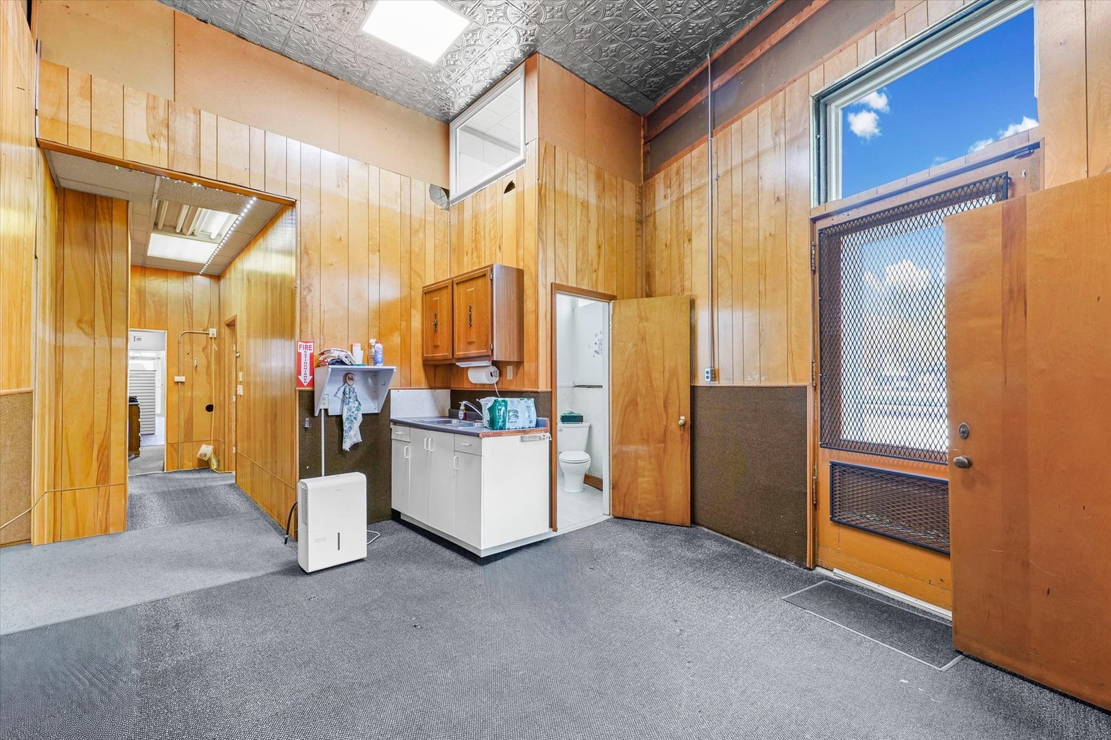 101 E Sangamon Avenue Property Photo 18