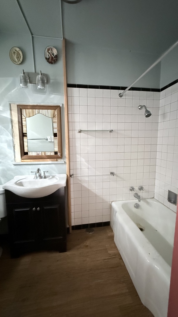 1145 E 50th Street Property Photo 5