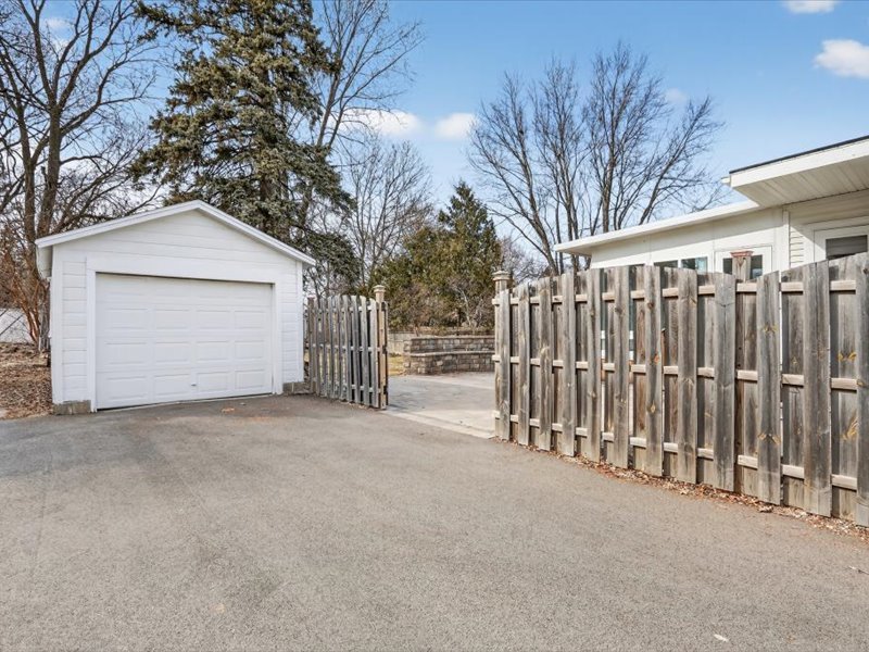 14 N Harlem Avenue Property Photo 48