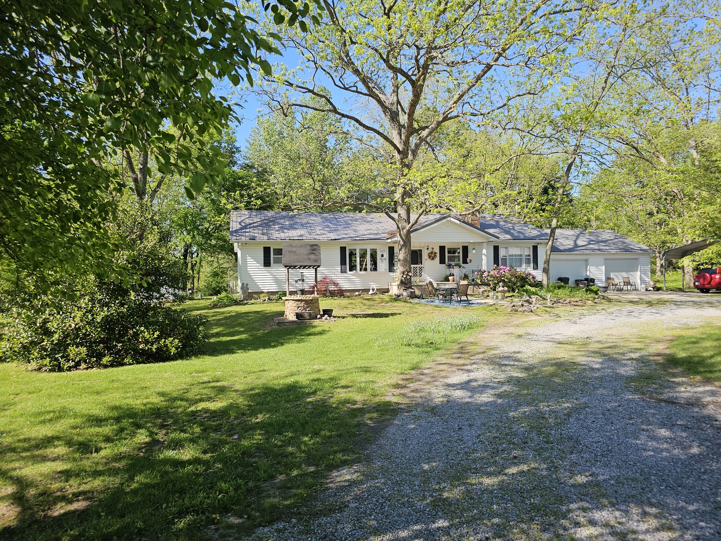 9758 E Richview Road Property Photo 2