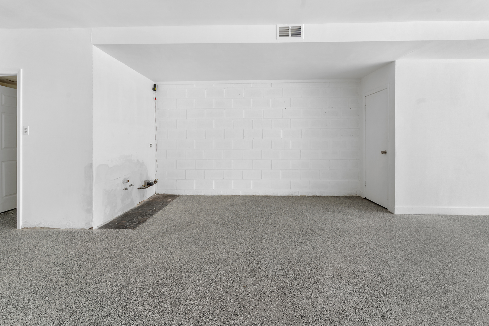14751 Pulaski Road Property Photo 9