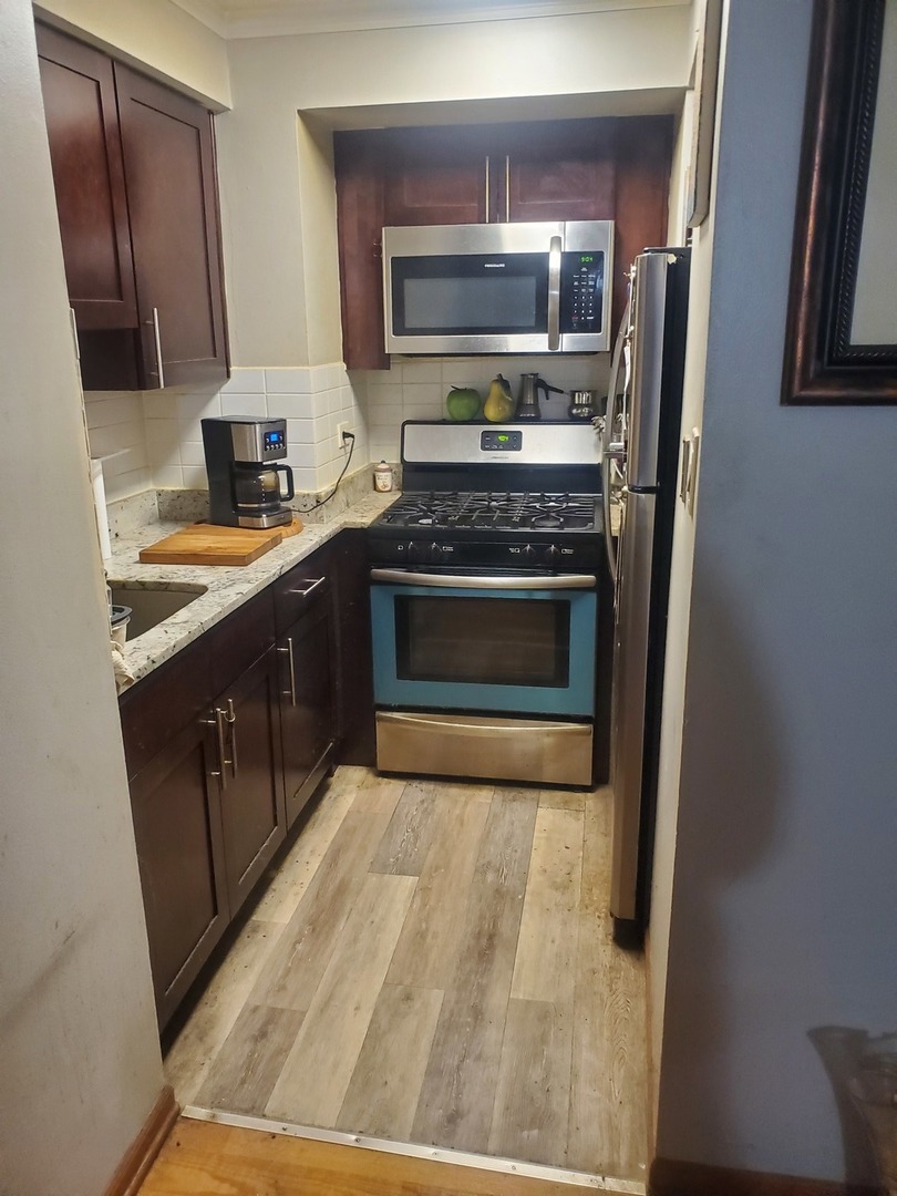 10210 Washington Avenue 306 Property Photo 4