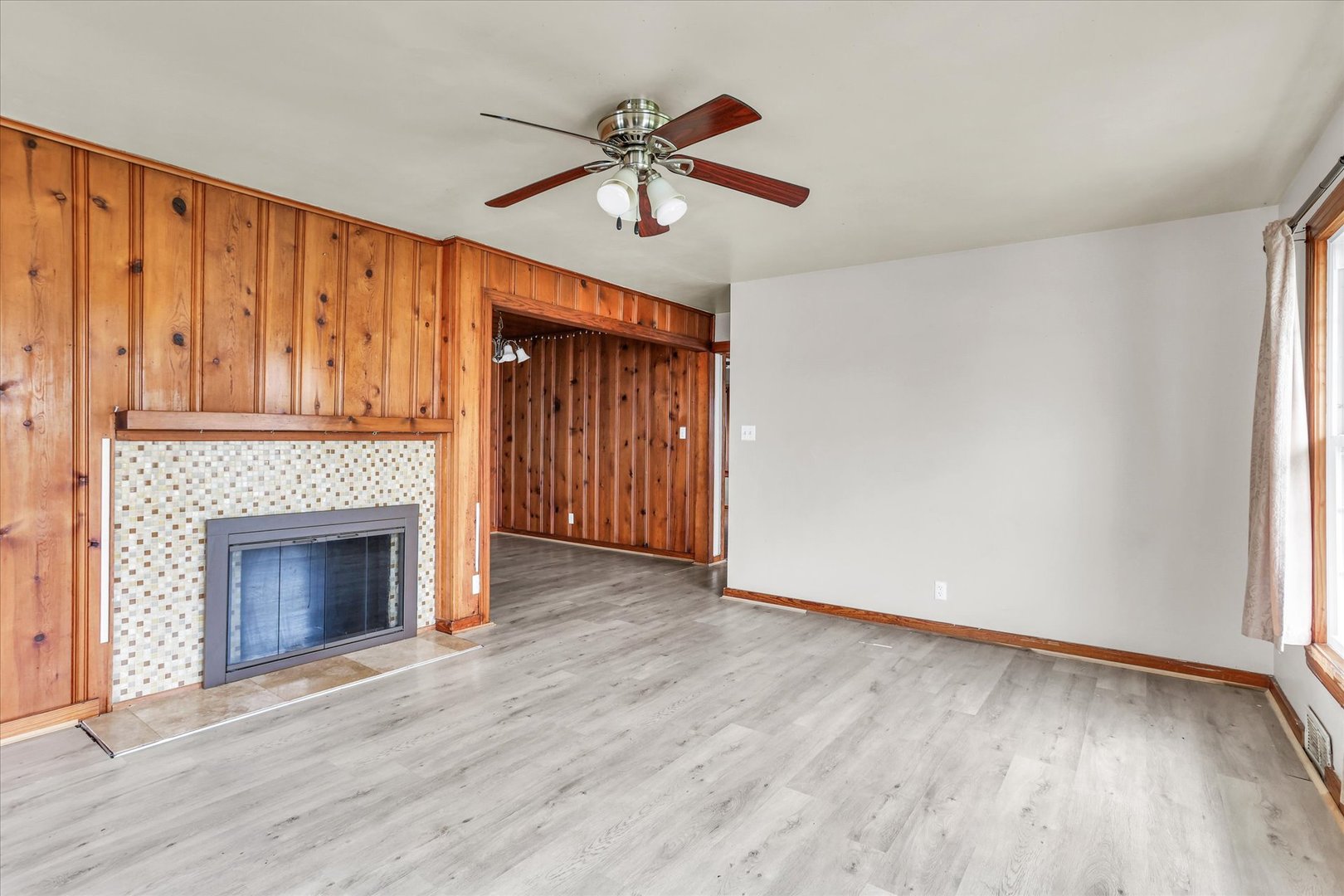 3234 E Fulton Avenue Property Photo 6