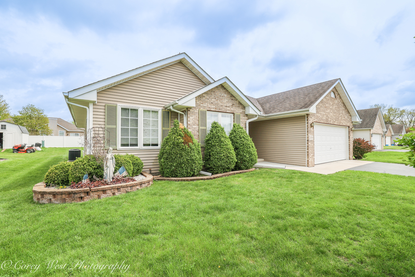 2436 Kristi Lane