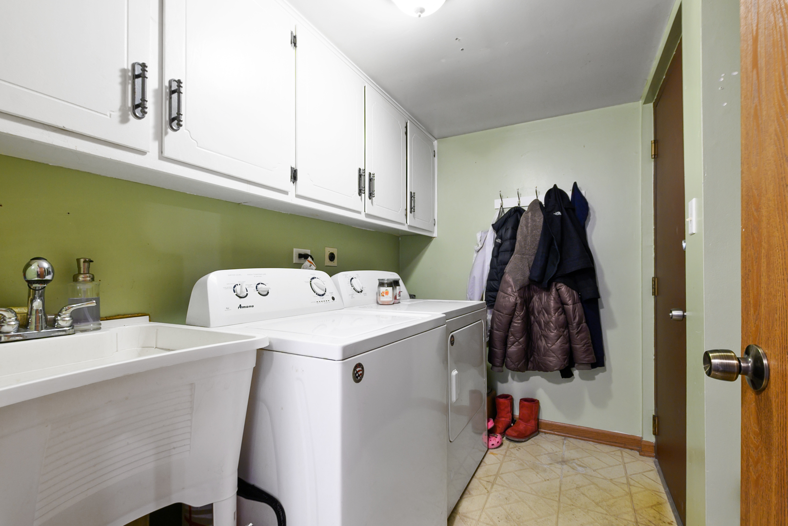 15712 Revere Court D Property Photo 17