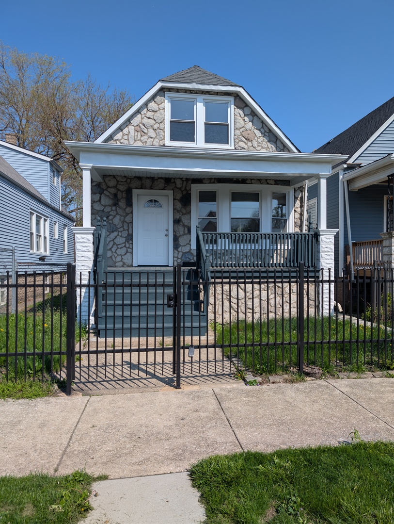 7117 S Wolcott Avenue Property Photo 1