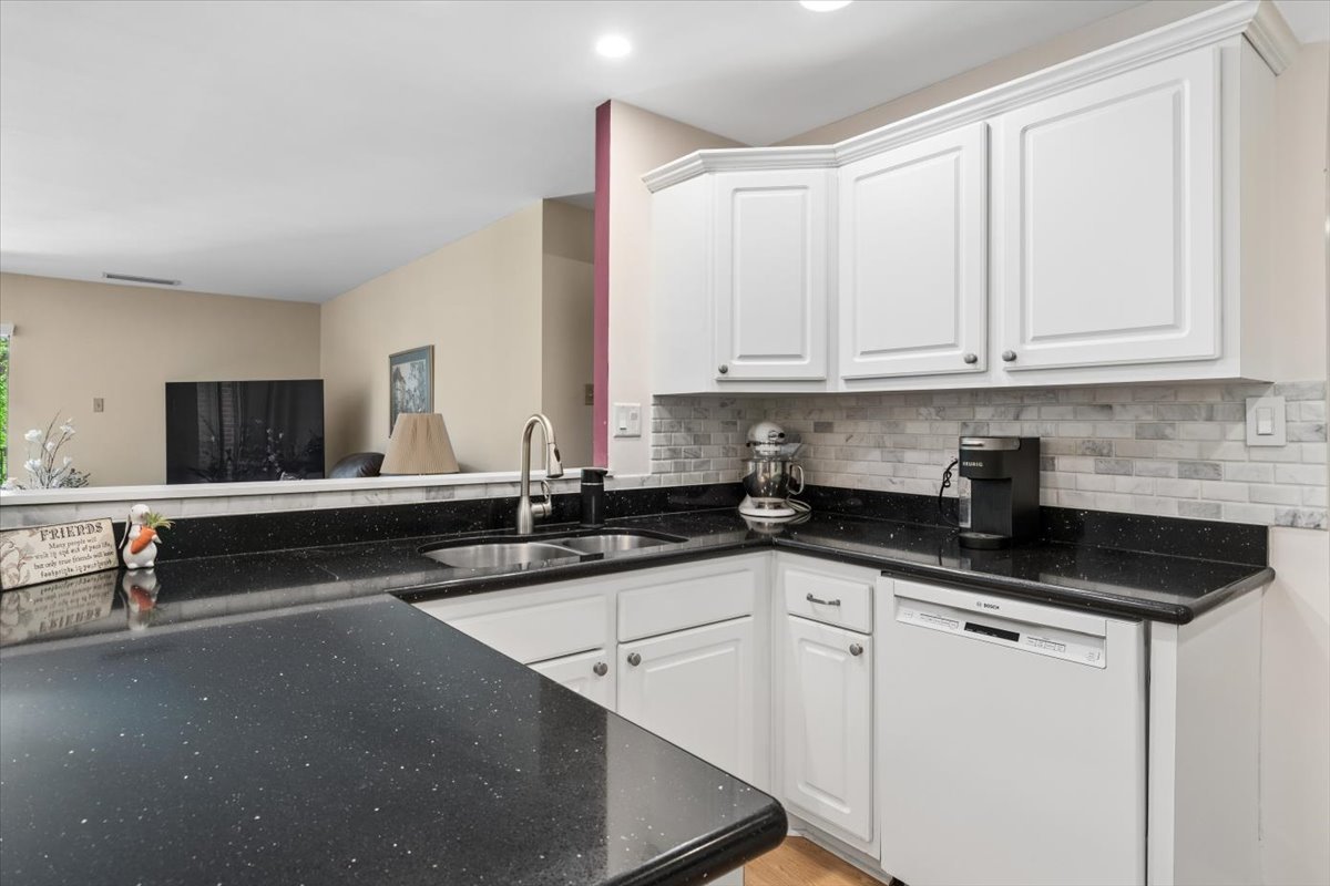 6565 Main Street 201 Property Photo 4