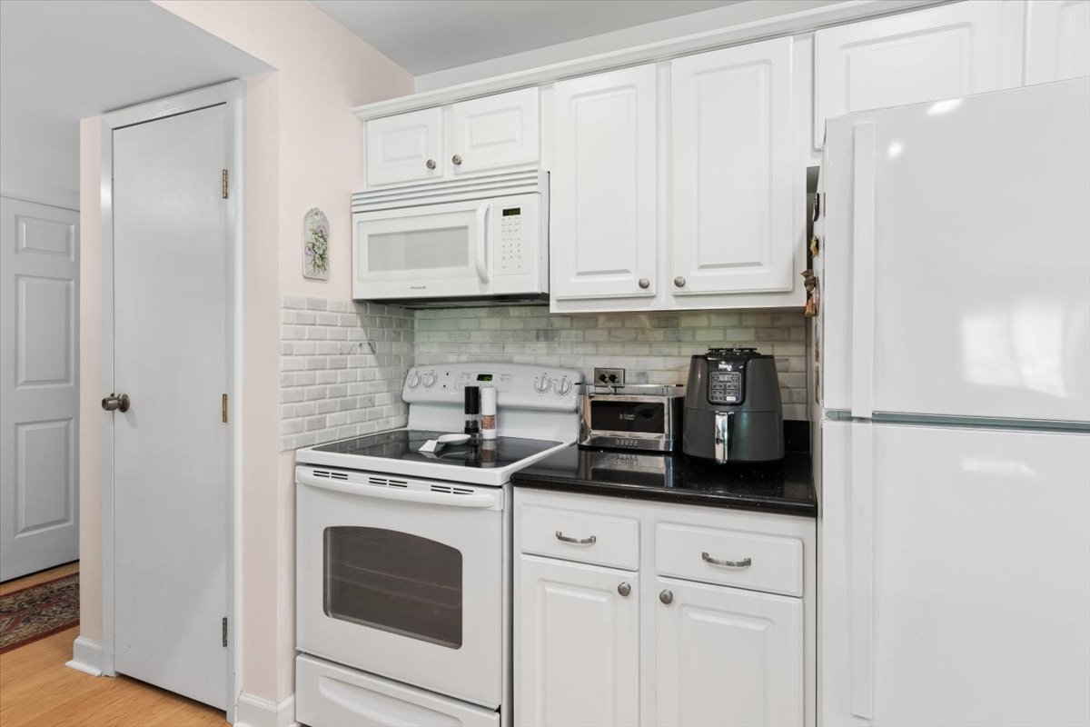 6565 Main Street 201 Property Photo 5