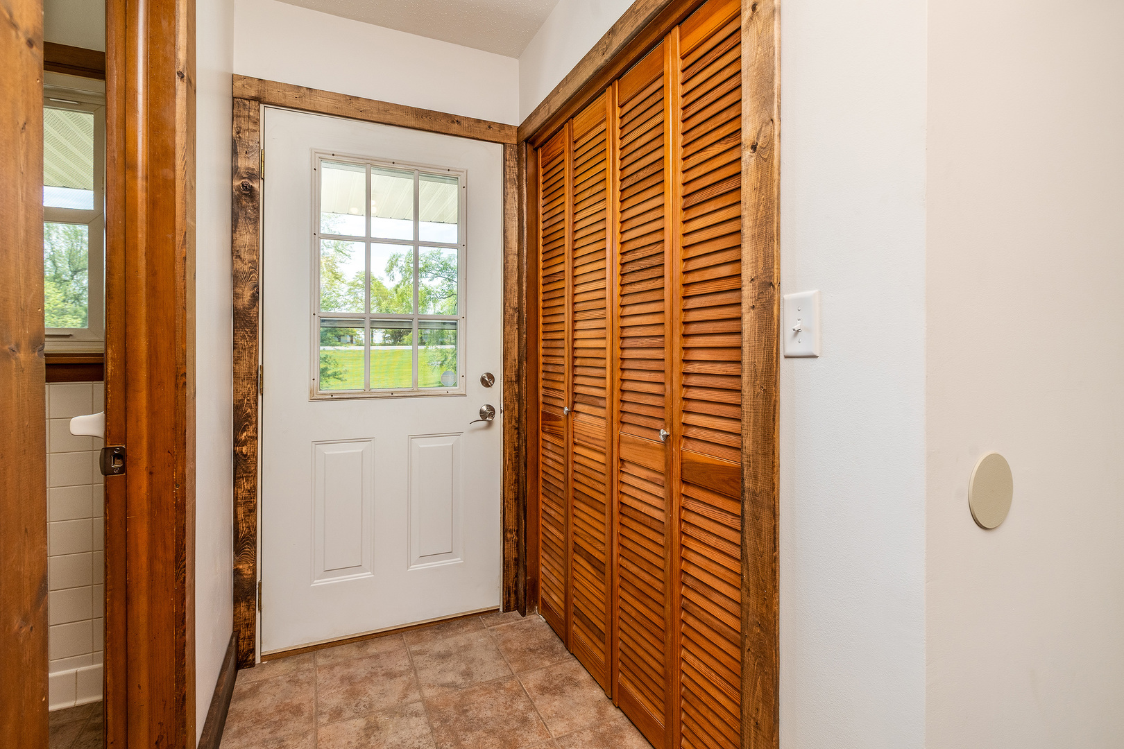 1040 Skyline Drive Property Photo 8