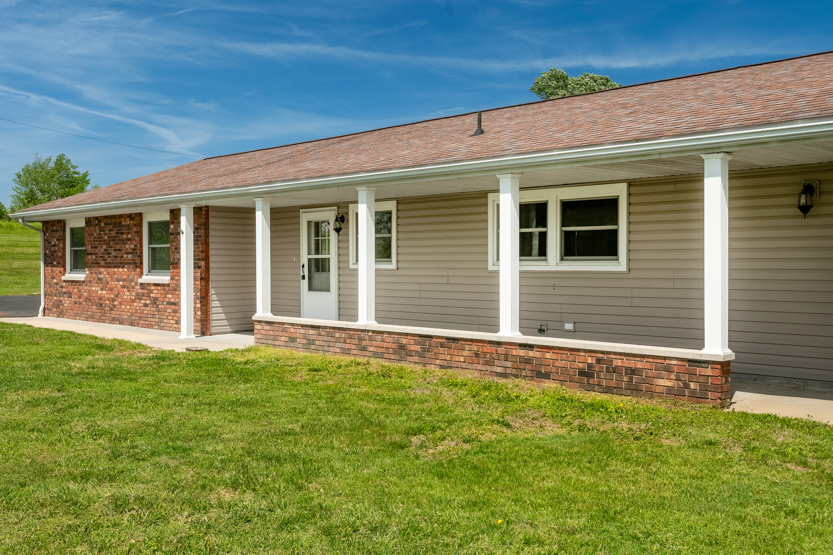 1040 Skyline Drive Property Photo 9