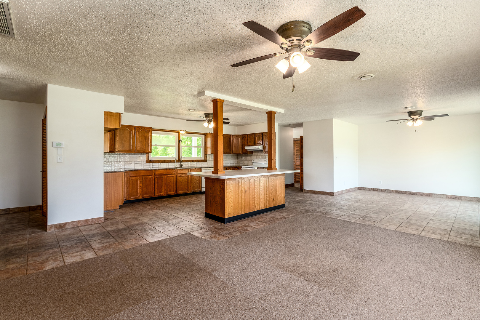 1040 Skyline Drive Property Photo 13
