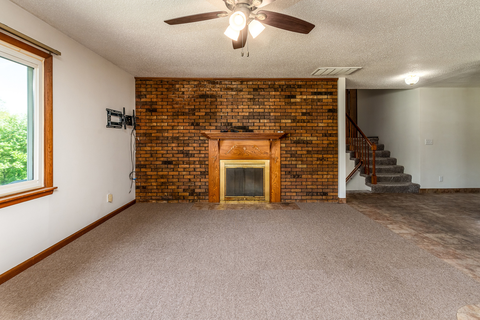 1040 Skyline Drive Property Photo 14