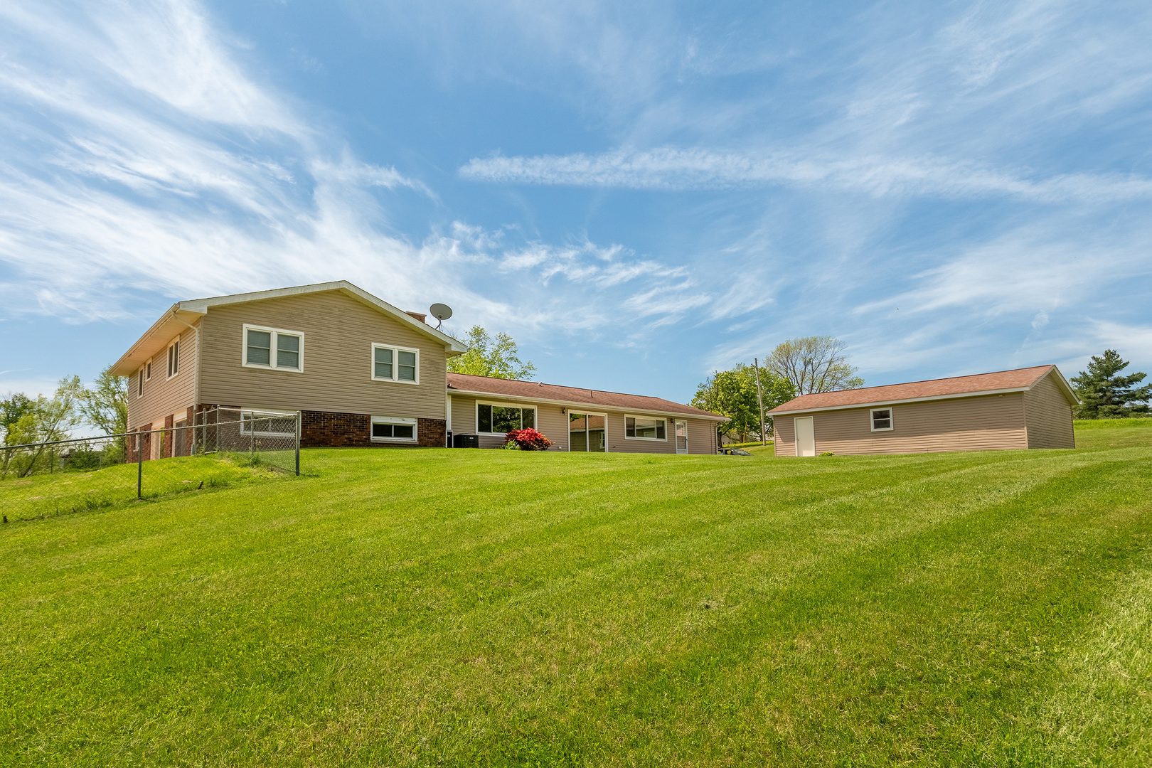 1040 Skyline Drive Property Photo 42