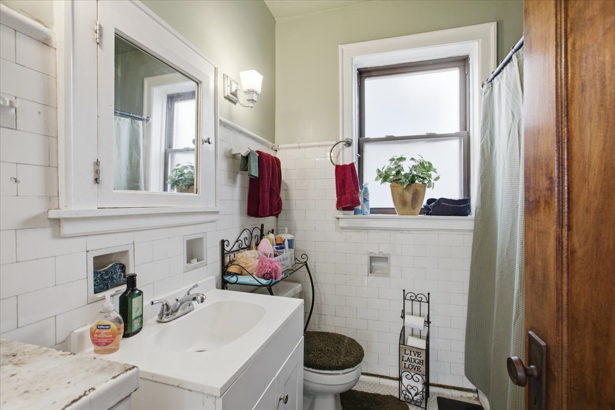 8245 S Evans Avenue Property Photo 12