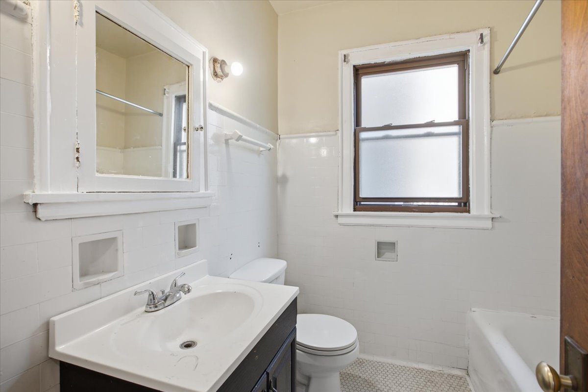 8245 S Evans Avenue Property Photo 23