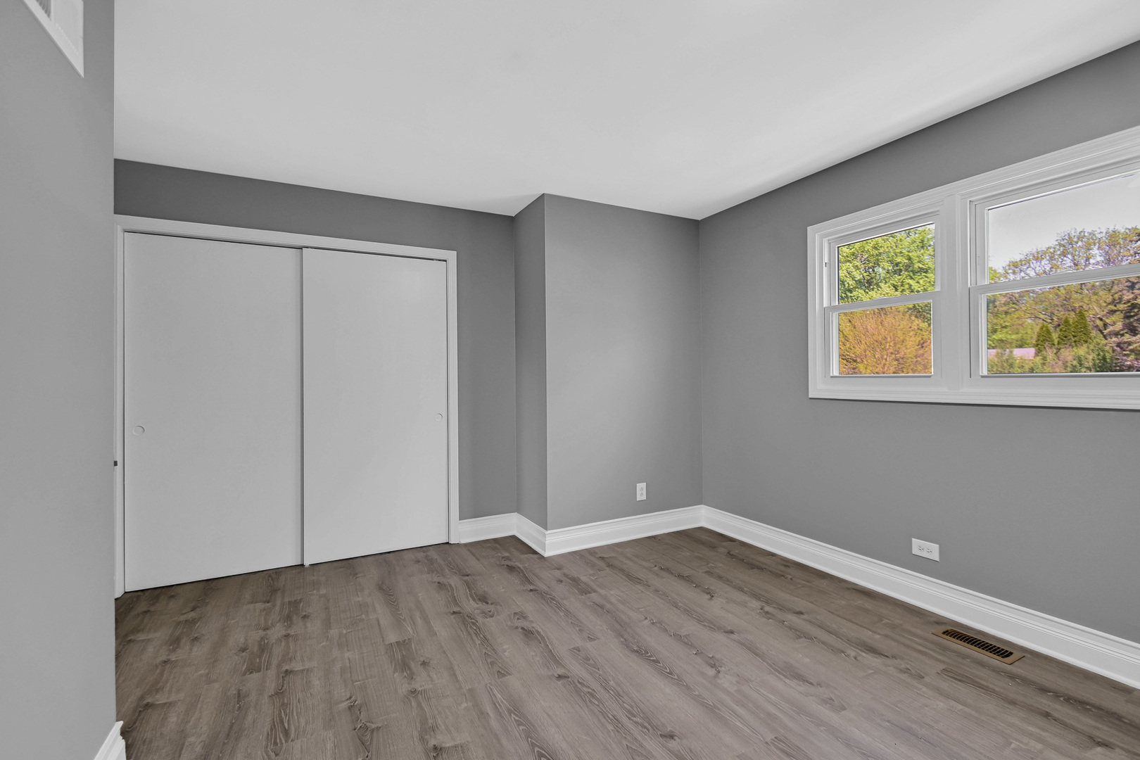 28w502 Leverenz Road Property Photo 6