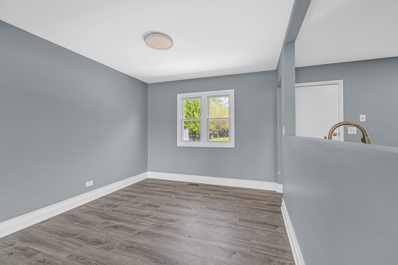 28w502 Leverenz Road Property Photo 10
