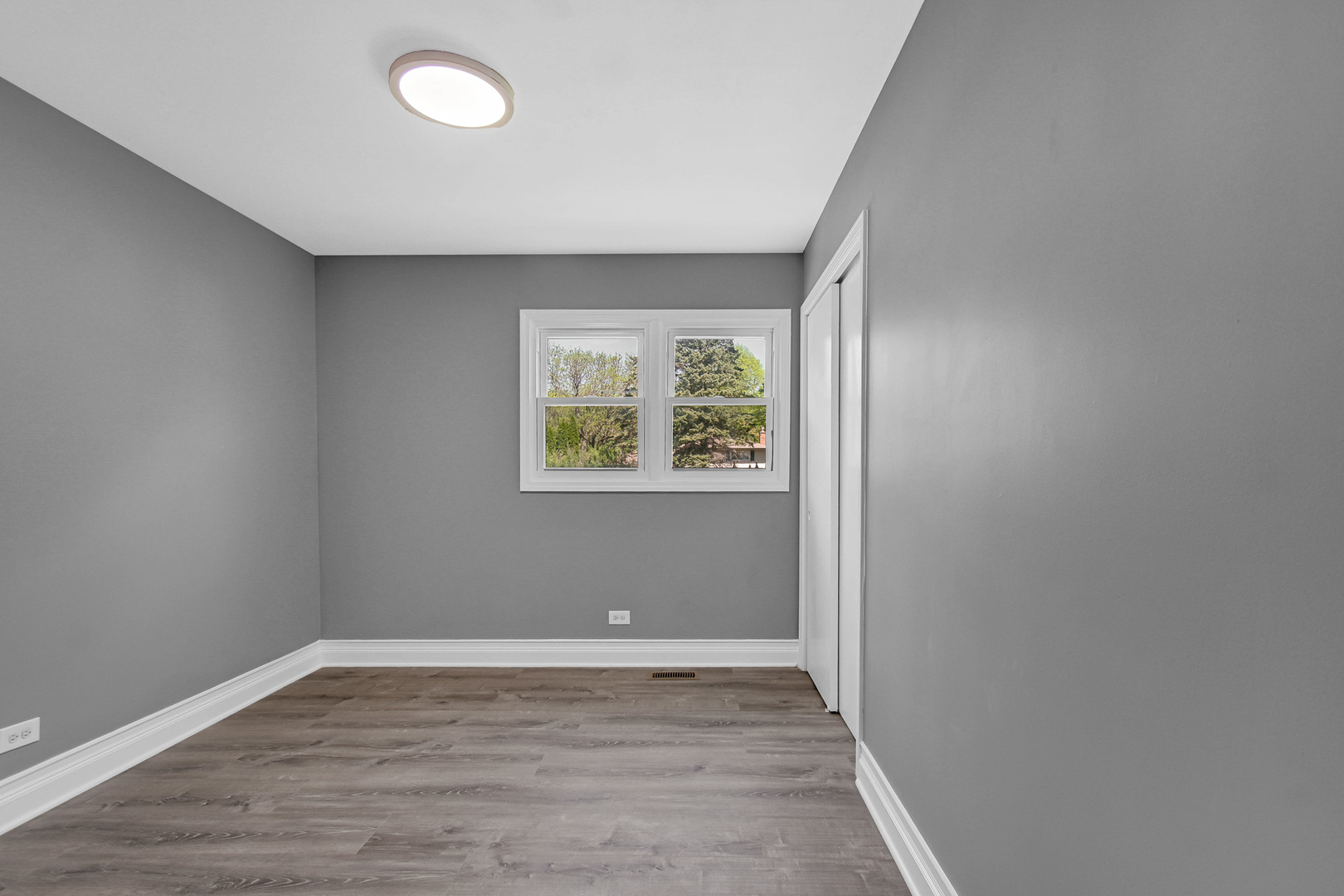 28w502 Leverenz Road Property Photo 15