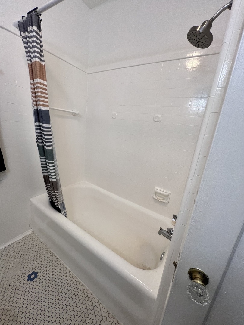 6335 N Claremont Avenue Property Photo 14