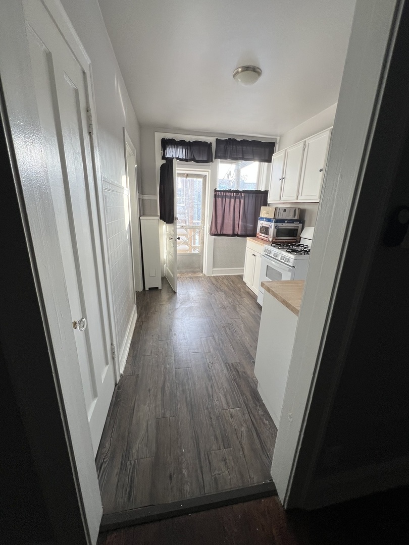 6335 N Claremont Avenue Property Photo 19