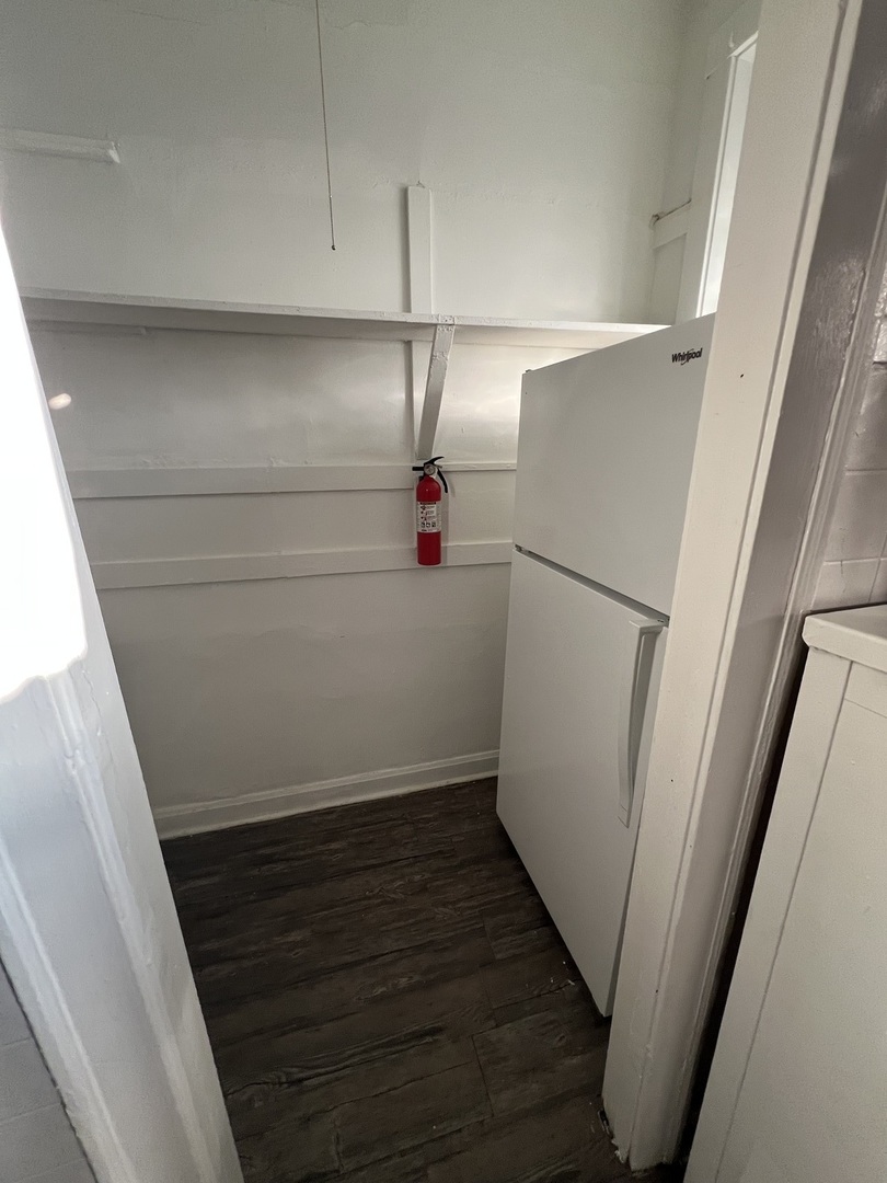 6335 N Claremont Avenue Property Photo 20