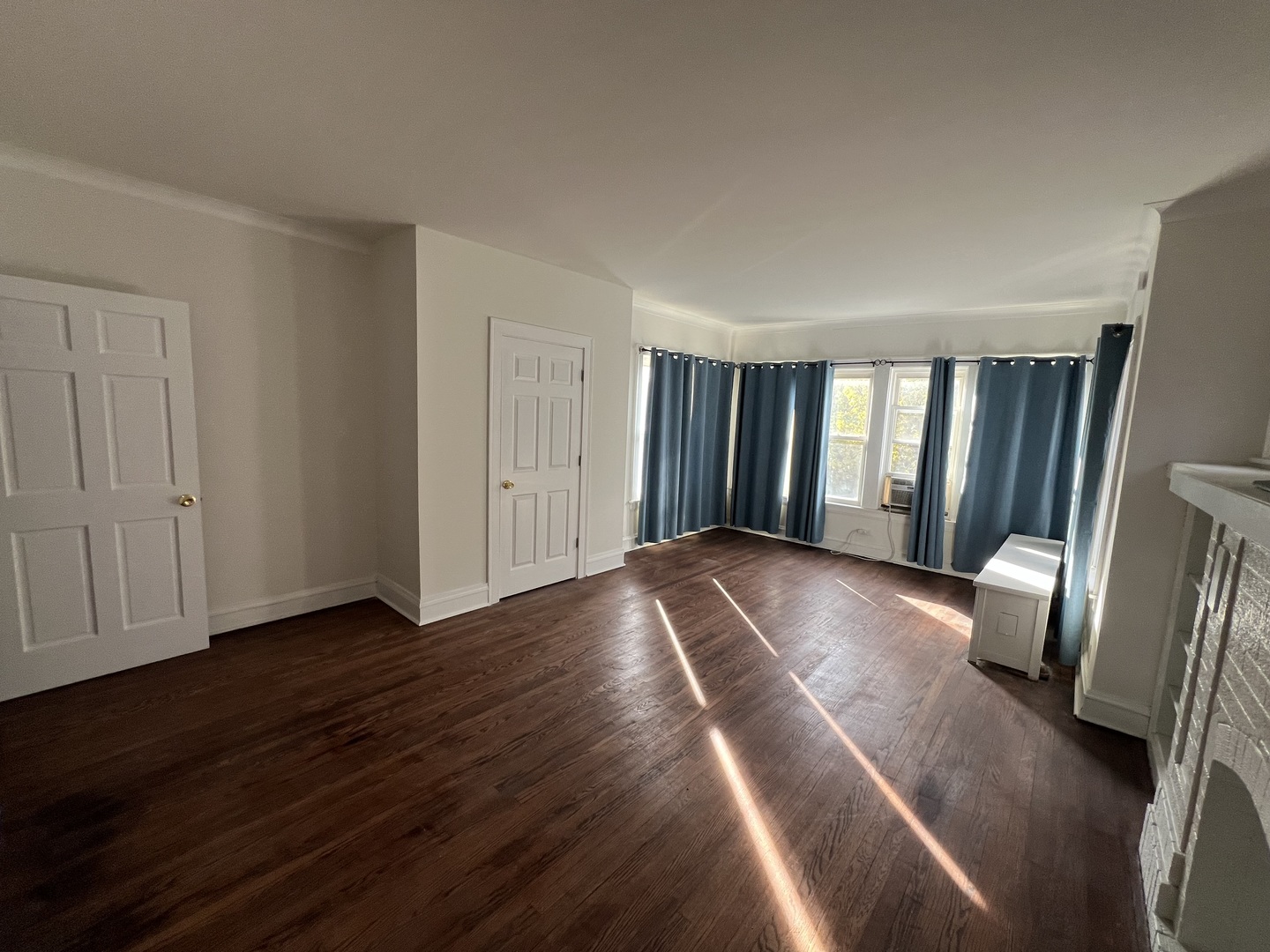 6335 N Claremont Avenue Property Photo 26