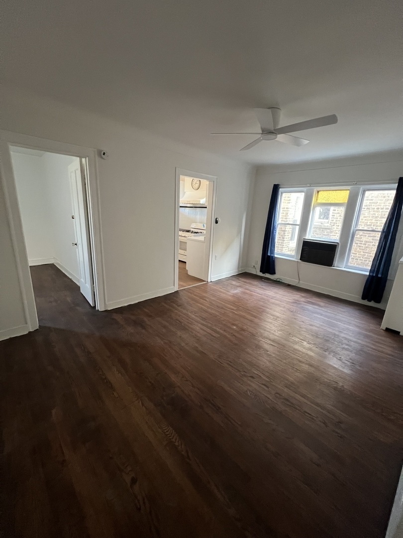 6335 N Claremont Avenue Property Photo 27