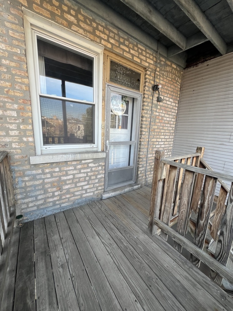 6335 N Claremont Avenue Property Photo 32